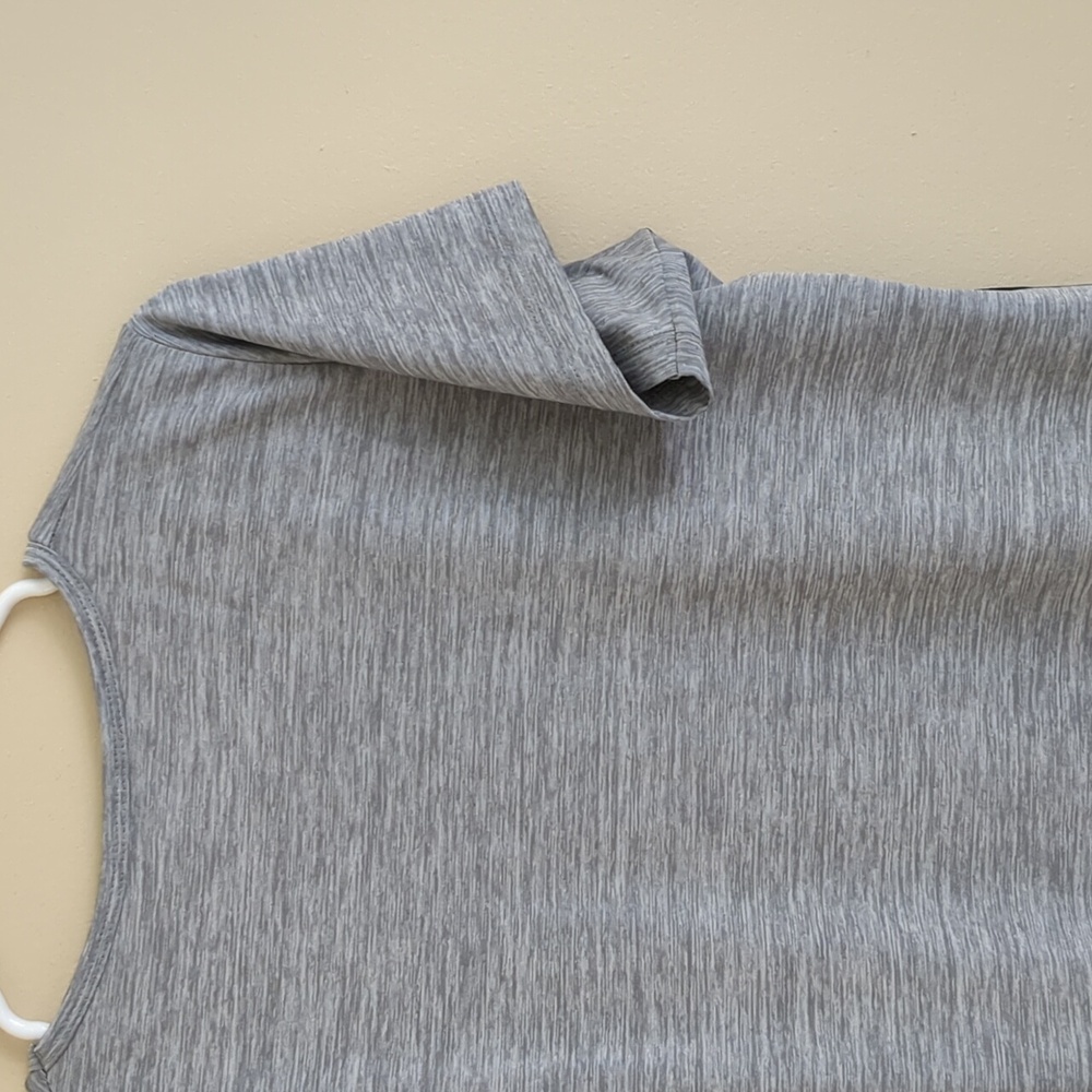 XL Real Essentials Gray Shirt - Picture 8 of 9
